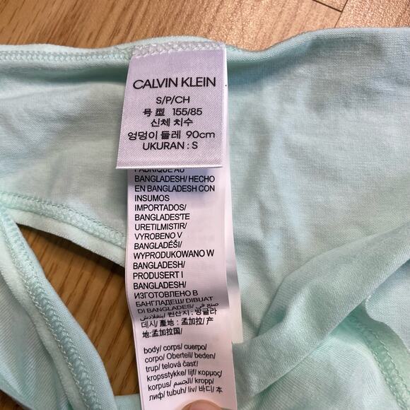 Bundle of 2 Calvin Klein Thongs, S - Picture 4 of 10
